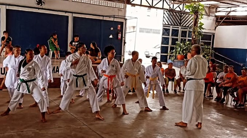 Atividade cultural e esportiva em espaço público na Bahia